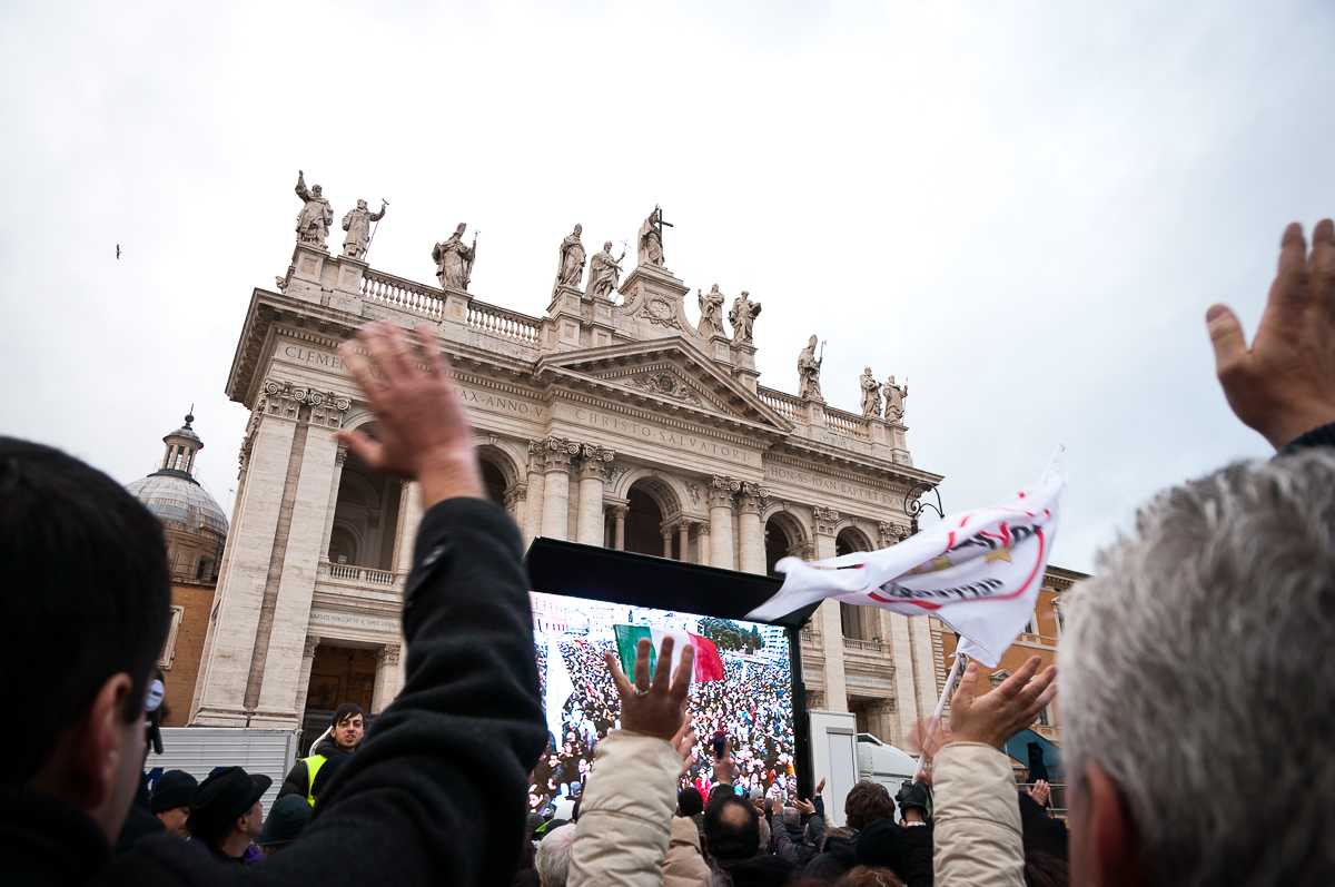 Supporters of the Five Star Movement's waiting for Beppe Grillo at the Tsunami Tour in Rome, 22 February 2013 Rome.